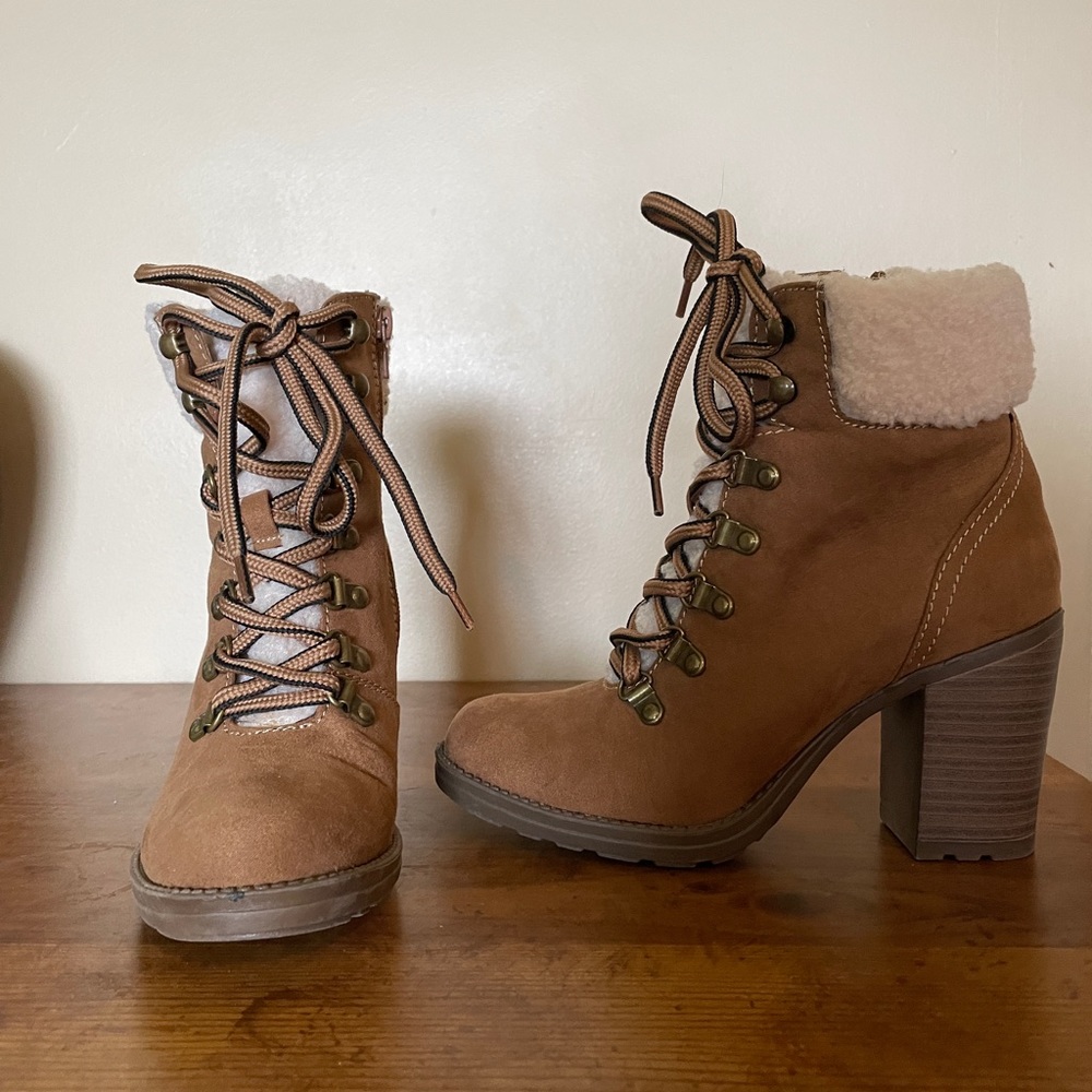 Esprit heeled boot